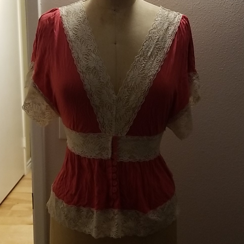 NWOT Forever 21 plungin Vneck lacy shortsleeve top